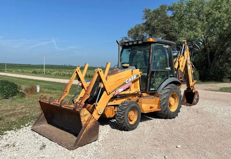 2001 Case 580 Super M photo 1