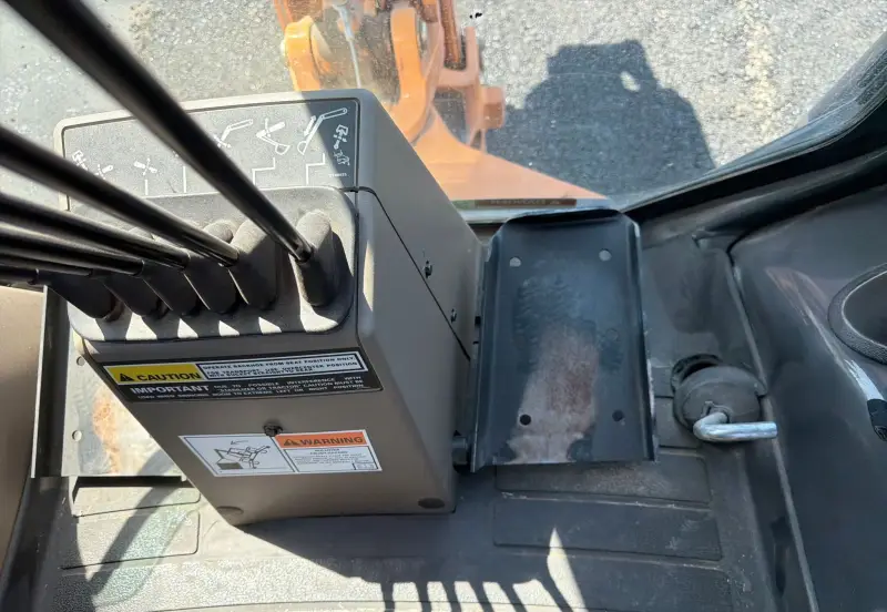 2012 Case 580 Super N photo 65